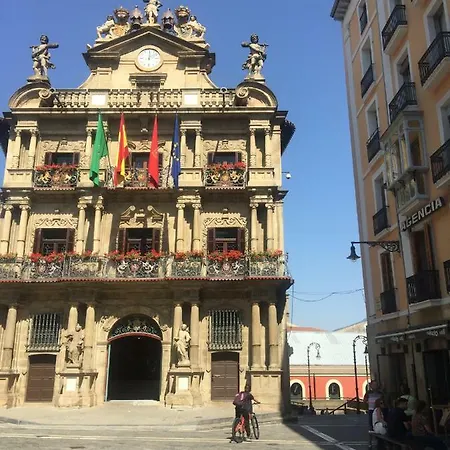Apartamento Manueta Pamplona Exterior photo